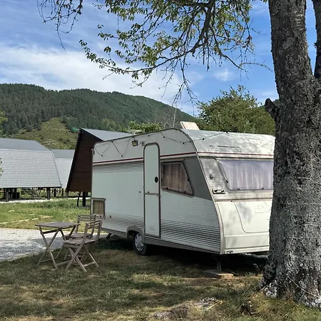 Caravana Lobo Camp * Boca de Huérgano